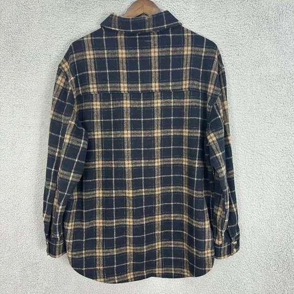 YMI with love top womens XL black plaid button up fleece shacket chores outdoors - Picture 6 of 6